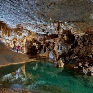 Tibiljsko jezero Lake in Medvedji rov
