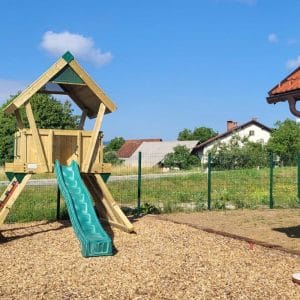 Otroška igrala: 1 lesen igralni stolp – Nogometni klub Cerknica