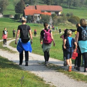 Pohod po Loški dolini – KORAK ZA ZDRAVJE (Stari trg pri Ložu) – Javni zavod Snežni