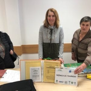 Dogodka za ozaveščanje: Prišijmo si gumb in Ne mečmo hrane stran  (Nova vas) – Zavod Jezerski hram